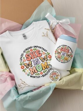 Mom gift set t-shirt, matching keychain and free can cooler sleeve . Great gift